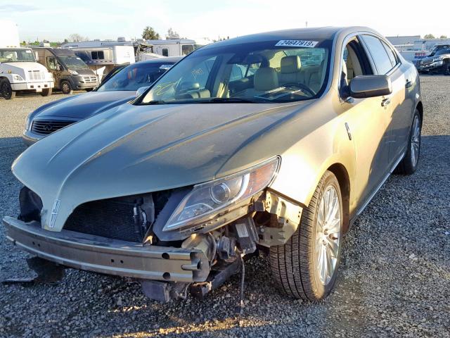 1LNHL9FT3DG610564 - 2013 LINCOLN MKS GREEN photo 2