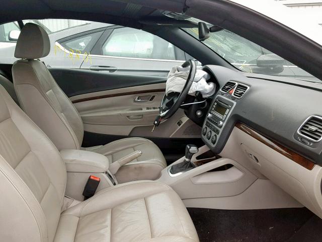 WVWFA71F28V001054 - 2008 VOLKSWAGEN EOS LUX 银色 照片 5