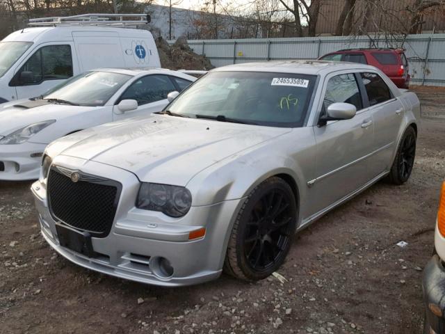 2C3LA73W47H634750 - 2007 CHRYSLER 300C SRT-8 SILVER photo 2