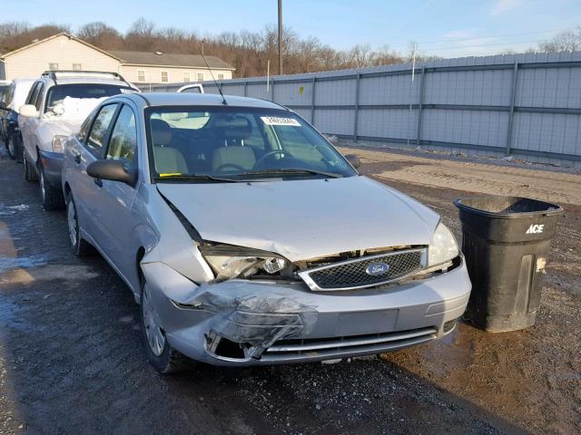 1FAFP34N06W164258 - 2006 FORD FOCUS ZX4 SILVER photo 1