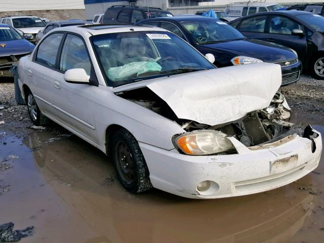 KNAFB121525152522 - 2002 KIA SPECTRA BA WHITE photo 1