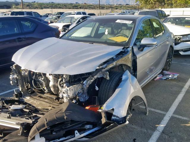 4T1BZ1HK1JU017714 - 2018 TOYOTA CAMRY XSE SILVER photo 2