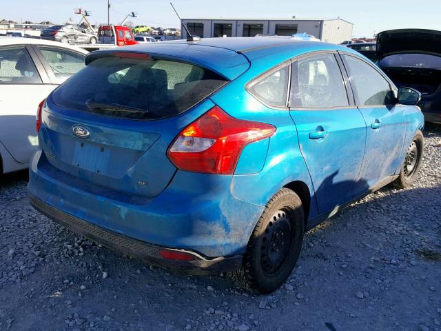 1FAHP3K26CL109750 - 2012 FORD FOCUS SE BLUE photo 4