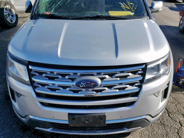 1FM5K8F82JGB10998 - 2018 FORD EXPLORER L SILVER photo 7