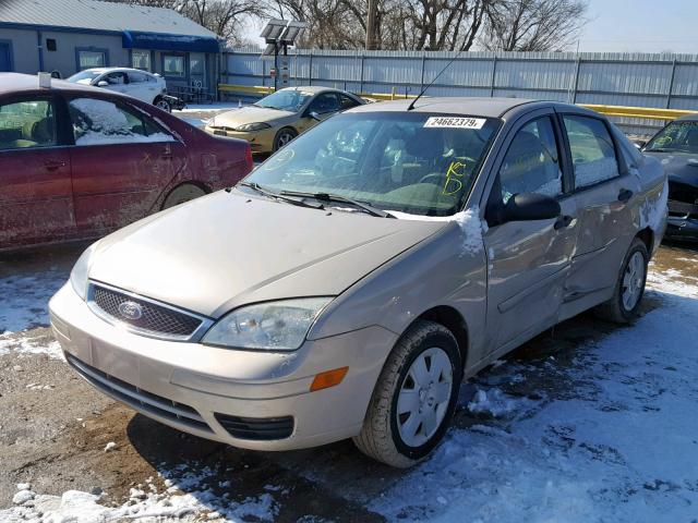 1FAHP34N37W148890 - 2007 FORD FOCUS ZX4 TAN photo 2