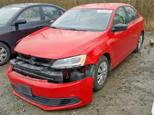 3VW2K7AJXDM384999 - 2013 VOLKSWAGEN JETTA BASE RED photo 2