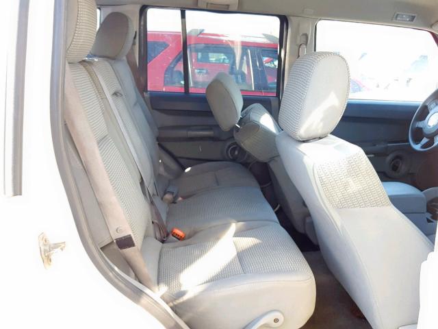 1J8HG48KX6C206163 - 2006 JEEP COMMANDER WHITE photo 6