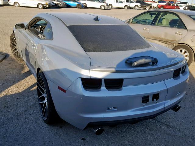 2G1FE1ED9B9196275 - 2011 CHEVROLET CAMARO LS SILVER photo 3