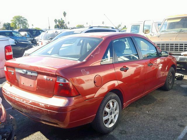 1FAFP34N35W245494 - 2005 FORD FOCUS ZX4 RED photo 4