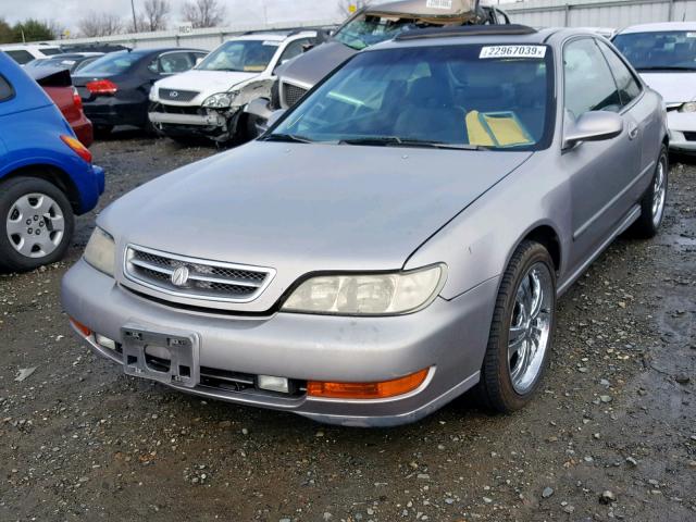 19UYA1258VL014170 - 1997 ACURA 2.2CL SILVER photo 2