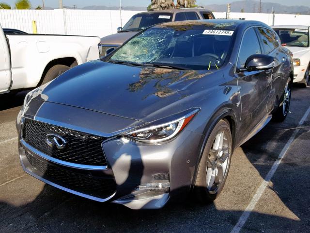 SJKCH5CP3JA045289 - 2018 INFINITI QX30 BASE SILVER photo 2