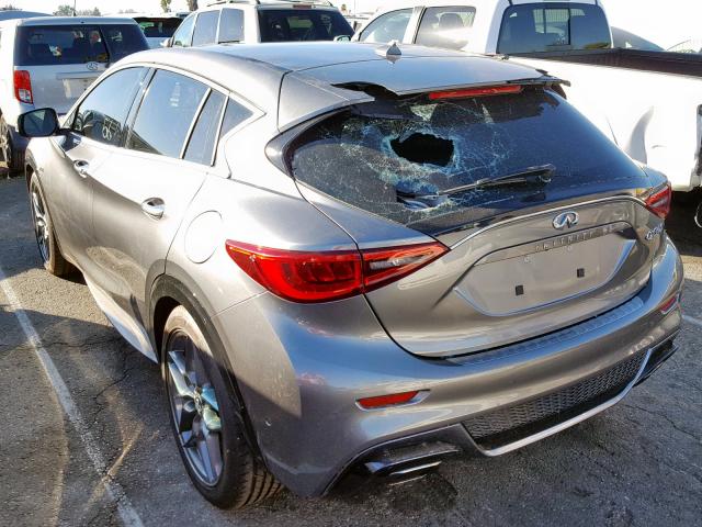 SJKCH5CP3JA045289 - 2018 INFINITI QX30 BASE SILVER photo 3