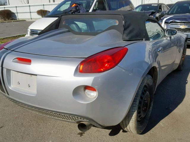 1G2MB35B07Y116712 - 2007 PONTIAC SOLSTICE GRAY photo 4