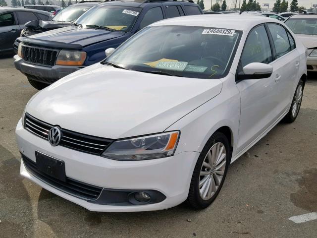 3VWLZ7AJ3BM344583 - 2011 VOLKSWAGEN JETTA SEL WHITE photo 2