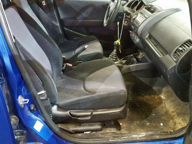 JHMGD37478S062426 - 2008 HONDA FIT BLUE photo 5