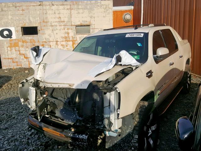 3GYT4MEF6CG158861 - 2012 CADILLAC ESCALADE E WHITE photo 2