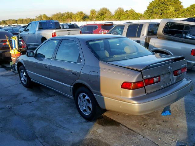 4T1BG22K4XU610786 - 1999 TOYOTA CAMRY CE TAN photo 3