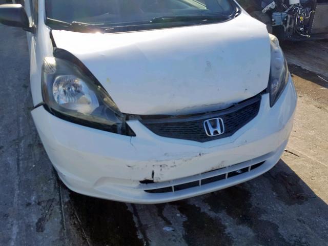 JHMGE87249C006691 - 2009 HONDA FIT WHITE photo 9