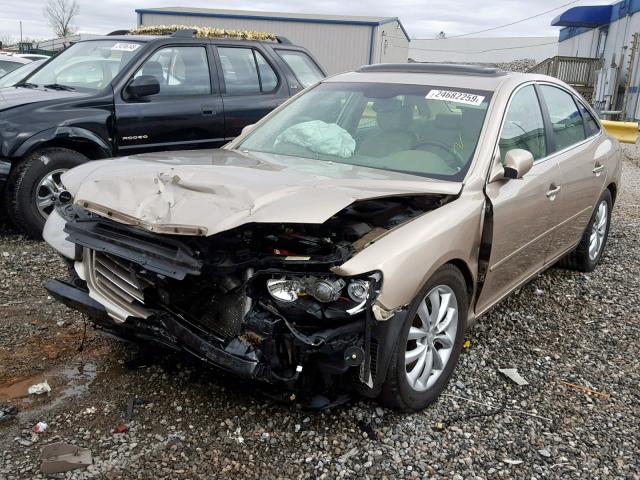 KMHFC46F26A039496 - 2006 HYUNDAI AZERA SE GOLD photo 2