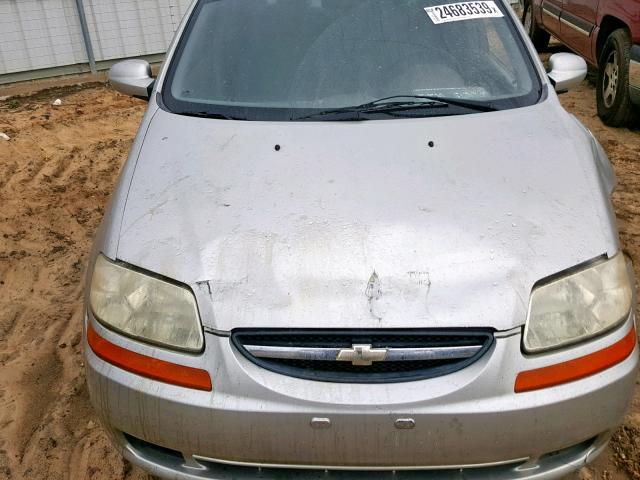 KL1TG52605B311213 - 2005 CHEVROLET AVEO LT SILVER photo 7