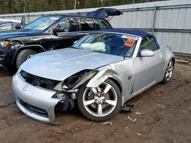 JN1AZ36A46M450945 - 2006 NISSAN 350Z ROADS SILVER photo 2