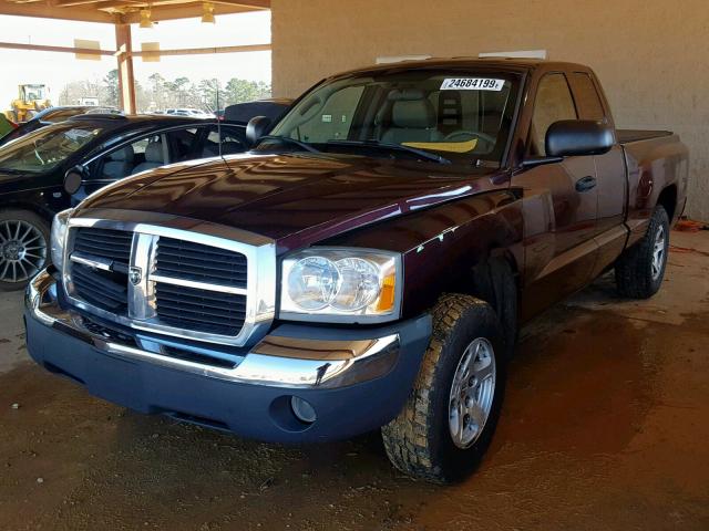 1D7HW42K75S199055 - 2005 DODGE DAKOTA SLT BURGUNDY photo 2