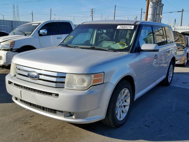 2FMDK52C19BA08115 - 2009 FORD FLEX SEL SILVER photo 2