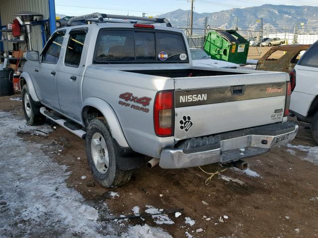 1N6ED27Y6YC421875 - 2000 NISSAN FRONTIER C SILVER photo 3