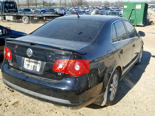 3VWEF71K87M165375 - 2007 VOLKSWAGEN JETTA WOLF BLACK photo 4