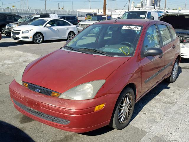 3FAFP37Z93R156186 - 2003 FORD FOCUS ZX5 RED photo 2