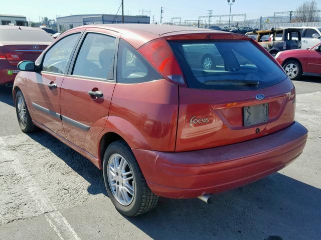 3FAFP37Z93R156186 - 2003 FORD FOCUS ZX5 RED photo 3