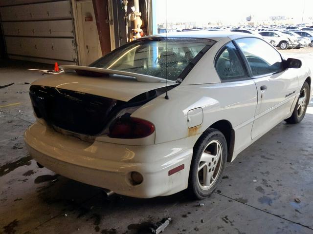 1G2JD12T327191207 - 2002 PONTIAC SUNFIRE GT WHITE photo 4