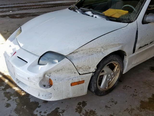 1G2JD12T327191207 - 2002 PONTIAC SUNFIRE GT WHITE photo 9