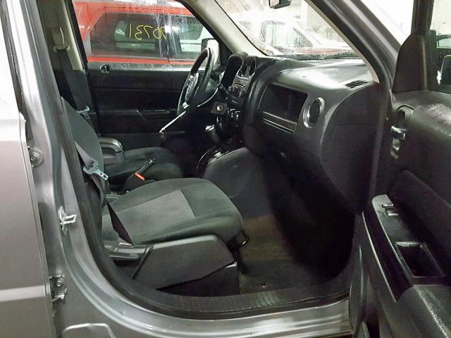 1C4NJRBB6GD595056 - 2016 JEEP PATRIOT SP GRAY photo 5