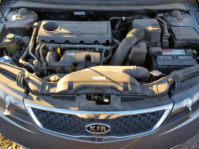 KNAFW4A34B5407802 - 2011 KIA FORTE SX GRAY photo 7