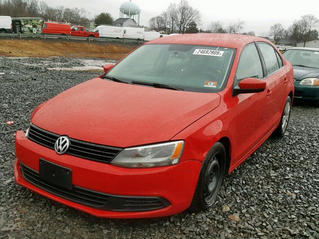 3VW2K7AJ1BM112337 - 2011 VOLKSWAGEN JETTA BASE RED photo 2