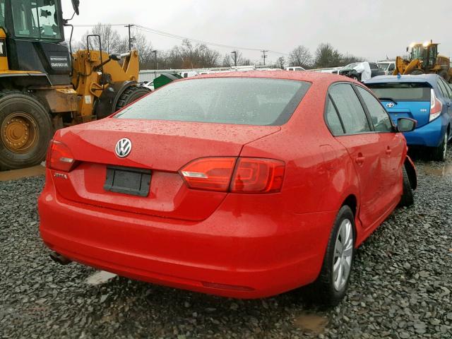 3VW2K7AJ1BM112337 - 2011 VOLKSWAGEN JETTA BASE RED photo 4