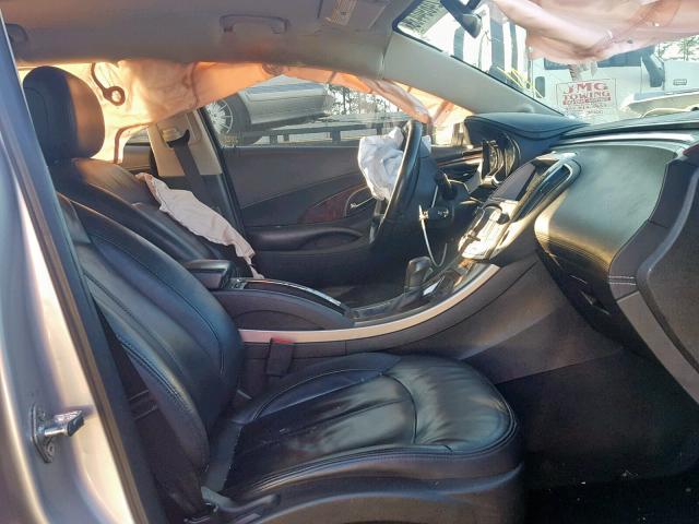 1G4GC5E3XDF169981 - 2013 BUICK LACROSSE SILVER photo 5