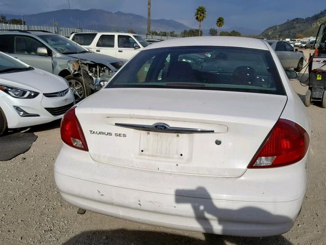 1FAFP55U02A168111 - 2002 FORD TAURUS SES WHITE photo 9