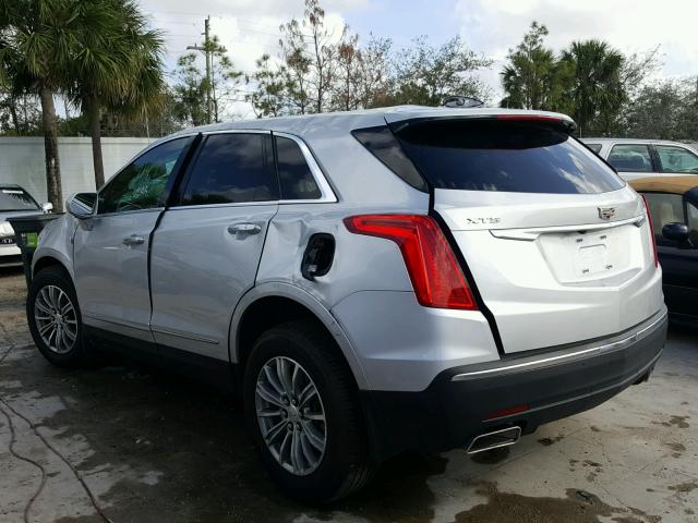 1GYKNBRS1HZ237706 - 2017 CADILLAC XT5 LUXURY SILVER photo 3