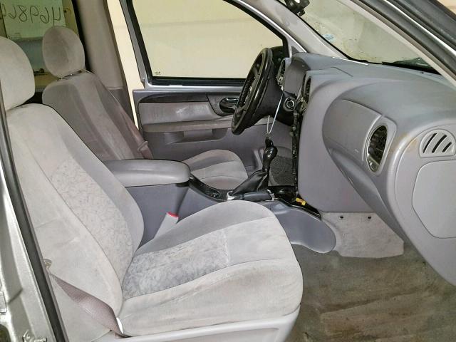 1GKDT13S452120332 - 2005 GMC ENVOY SILVER photo 5