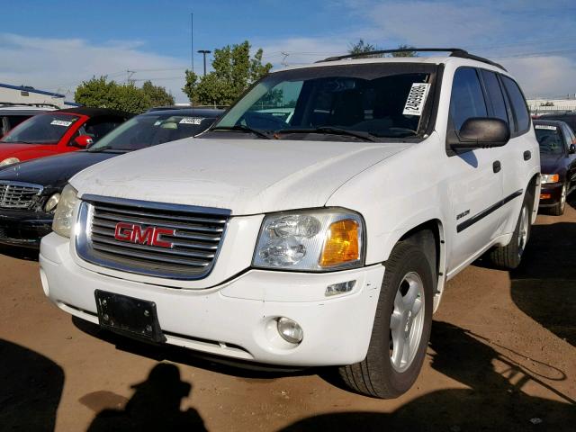 1GKDT13S762328142 - 2006 GMC ENVOY WHITE photo 2