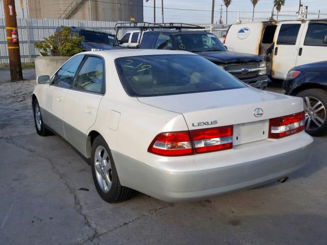 JT8BF28G910311172 - 2001 LEXUS ES 300 WHITE photo 3