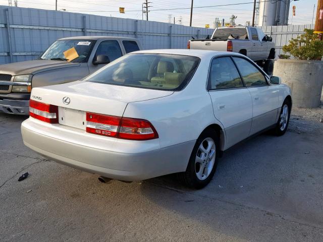 JT8BF28G910311172 - 2001 LEXUS ES 300 WHITE photo 4