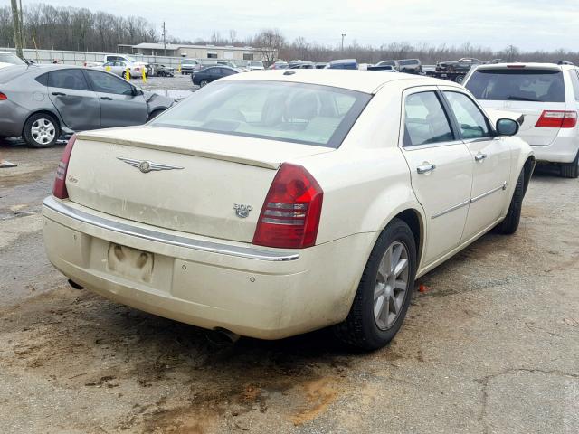 2C3LA63H46H420805 - 2006 CHRYSLER 300C CREAM photo 4