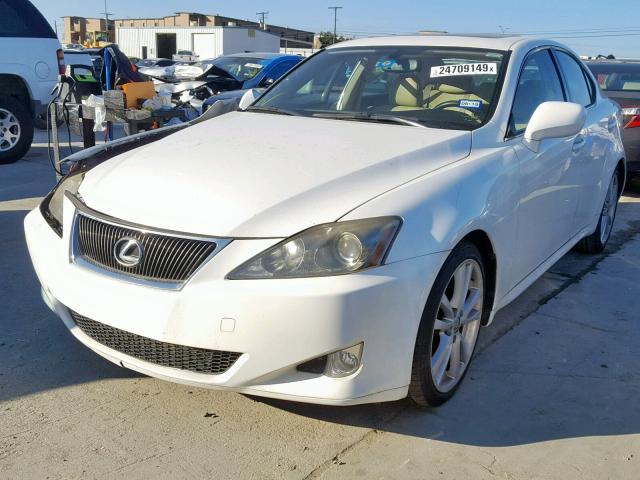 JTHBK262562005729 - 2006 LEXUS IS 250 WHITE photo 2