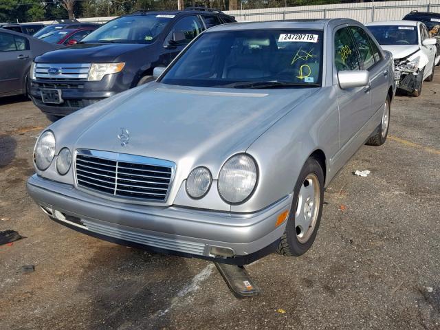 WDBJF72F4VA387519 - 1997 MERCEDES-BENZ E 420 GRAY photo 2