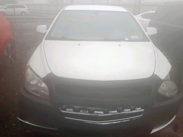 1G1ZH57B29F245616 - 2009 CHEVROLET MALIBU 1LT WHITE photo 9