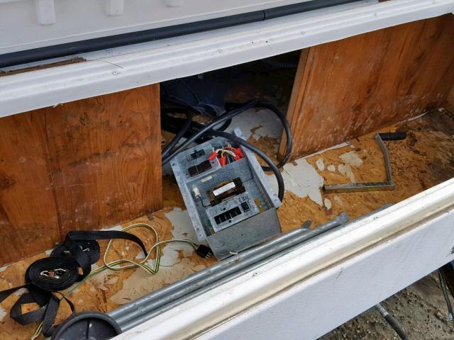 4X4CFM411XD150542 - 1999 CAMP POP UP 白色 照片 7