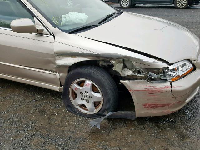 1HGCG1659YA036813 - 2000 HONDA ACCORD EX GOLD photo 9